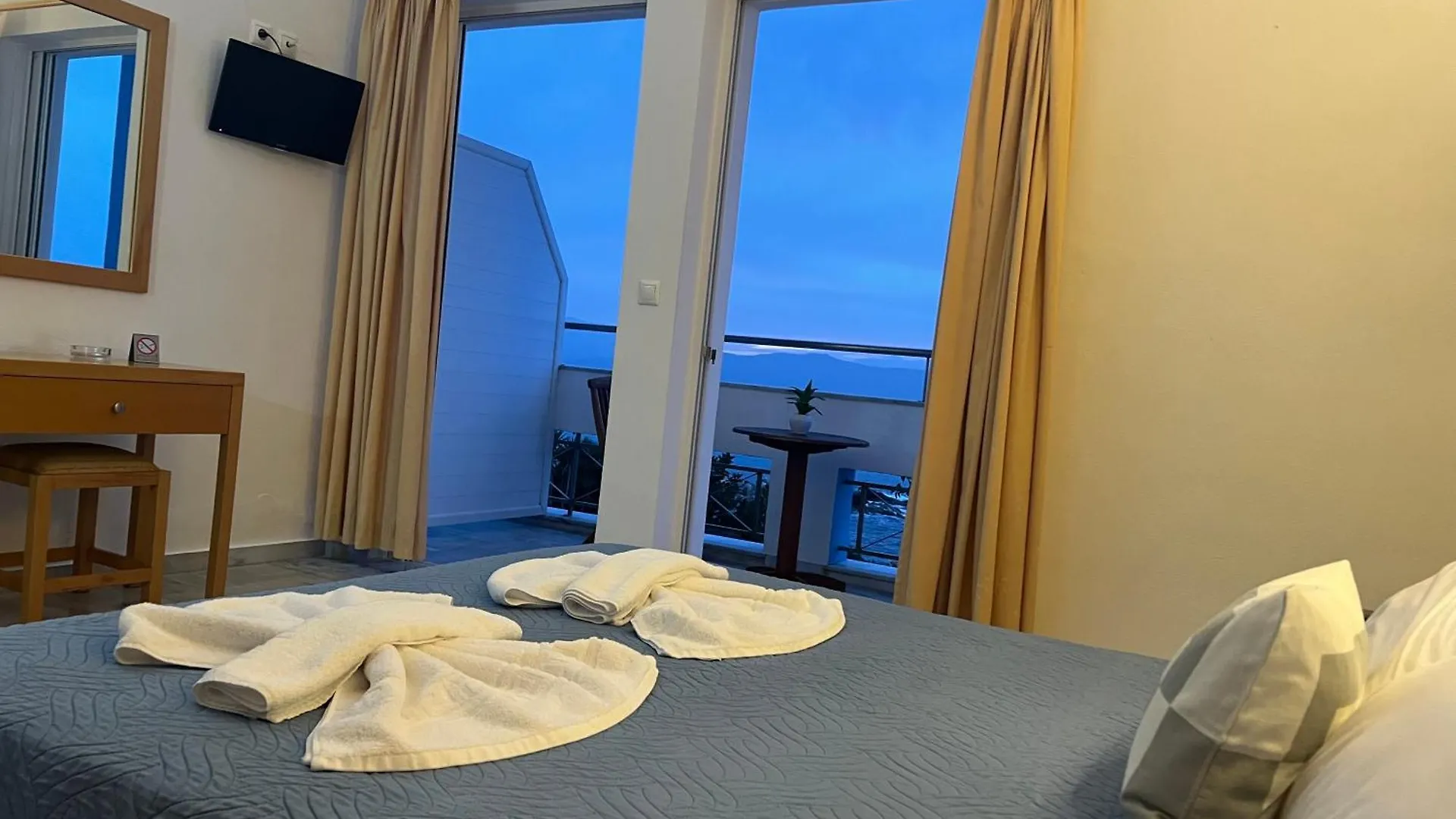 ** Aparthotel Kanakis Blue Beach Apartments Petres  Griechenland